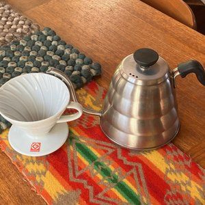 Hario V60 "Buono" 1.2L kettle & Ceramic Dripper Set